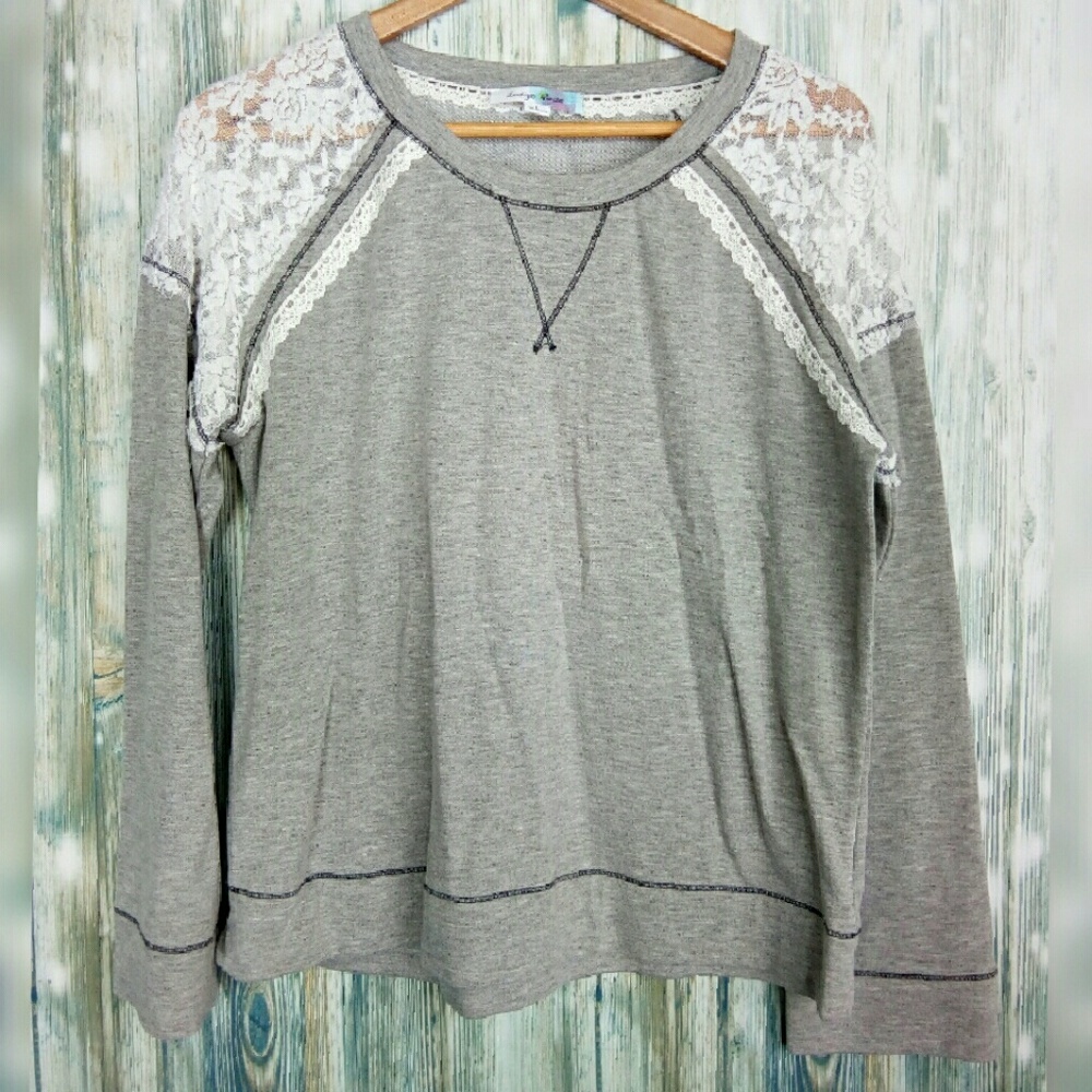 Indigo Rose laced shoulders long sleeve light gray Large